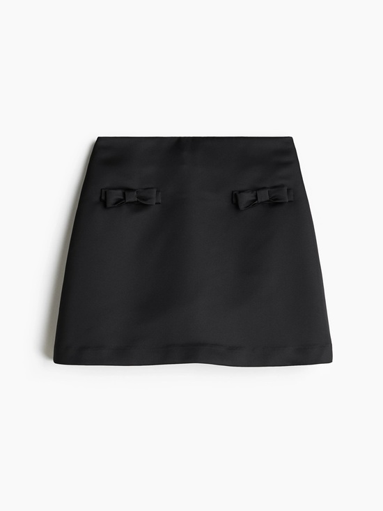 H&M Dresses & Skirts - H&M BOW-DETAIL SATIN MINI SKIRT